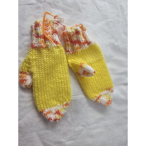 handmade knitted mittens, likel